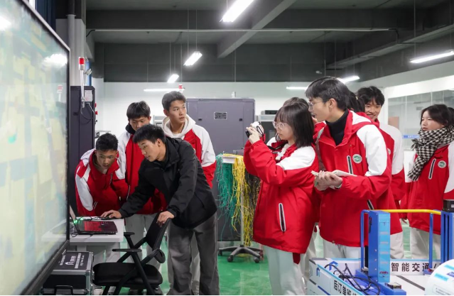 職普融通共育人，研學體驗增知識——畢節(jié)市民族中學師生赴畢節(jié)工業(yè)職業(yè)技術學院開展研學活動