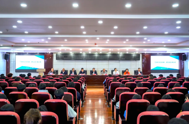 “貴州科學家精神”進校園活動 在畢節(jié)工業(yè)職業(yè)技術(shù)學院舉行